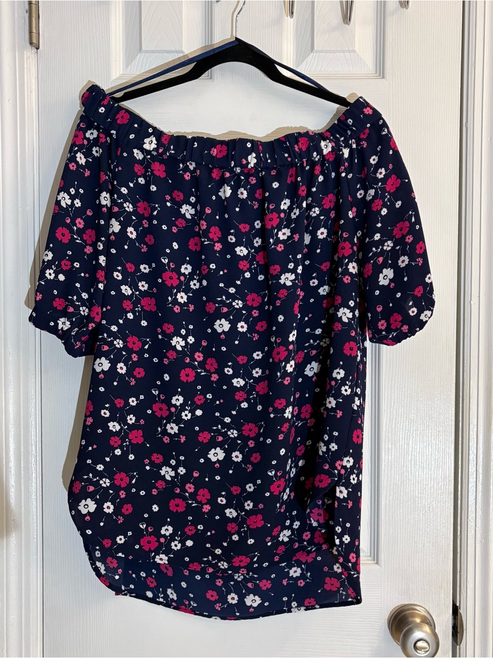 Michael Kors Women's Size Large Off the Shoulder Floral Blouse Navy Pink White.